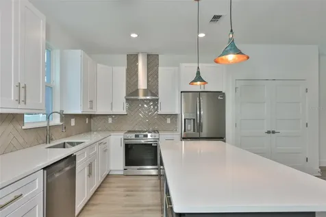 4171 56th Avenue N St Petersburg FL 33714