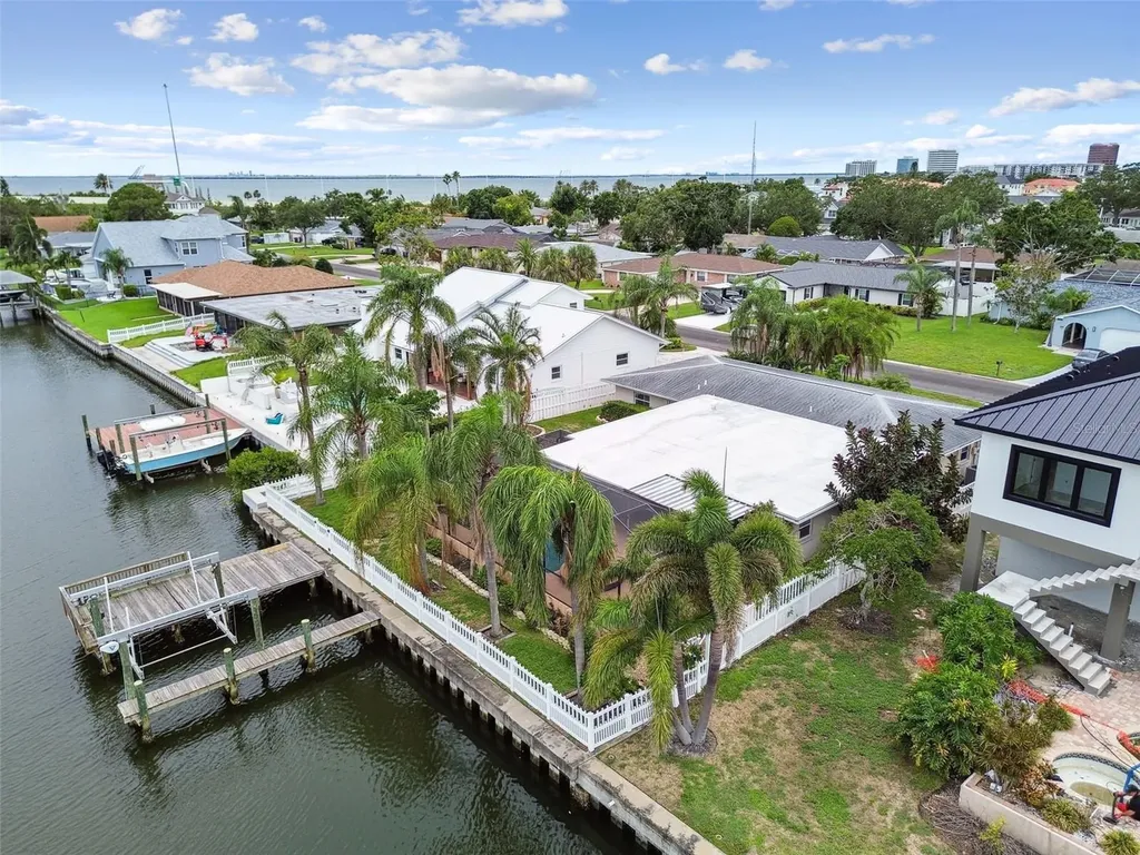 3921 E Eden Roc Circle Tampa FL 33634