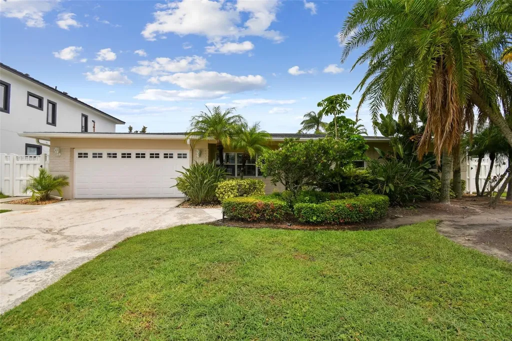 3921 E Eden Roc Circle Tampa FL 33634