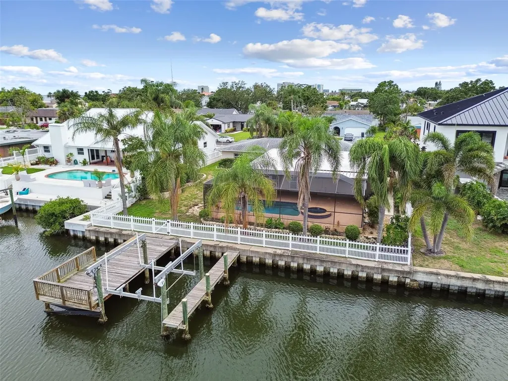 3921 E Eden Roc Circle Tampa FL 33634