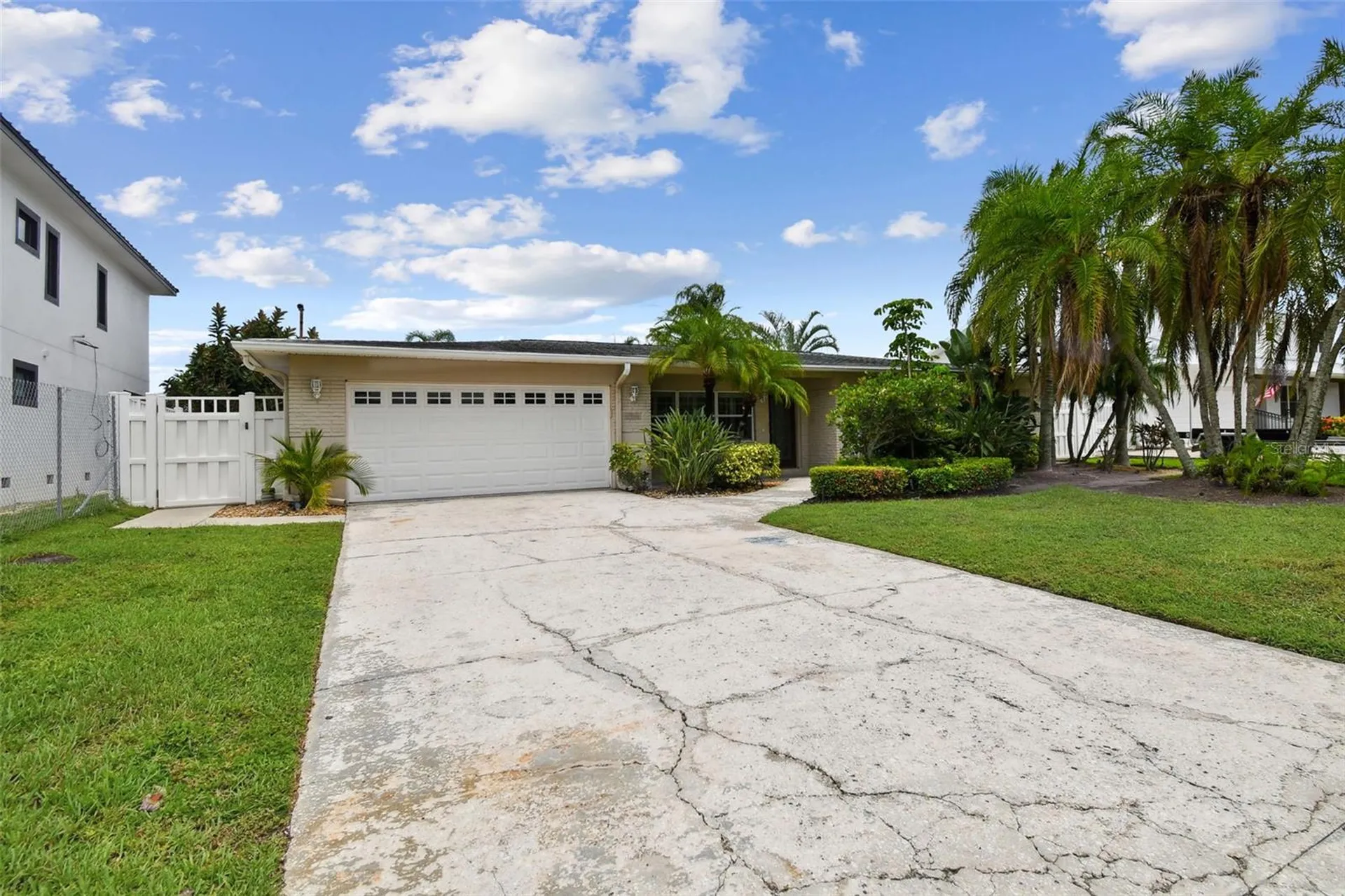 3921 E Eden Roc Circle Tampa FL 33634