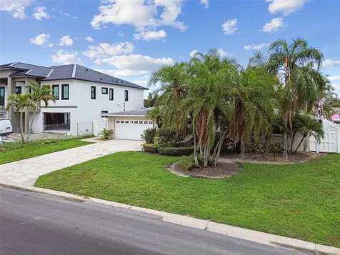 3921 E Eden Roc Circle Tampa FL 33634
