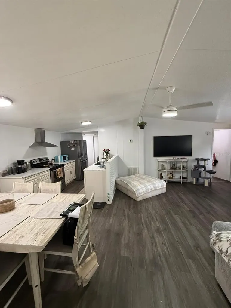 2433 E North Street Inverness FL 34453