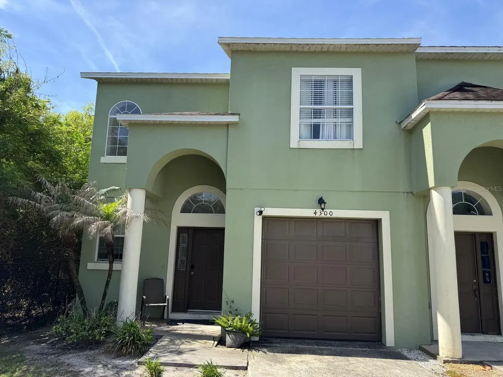 4300 Paradise Cove Court Kissimmee FL 34746