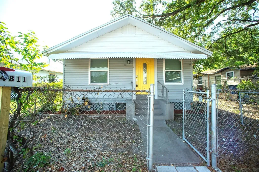 4811 N 30th Street Tampa FL 33610