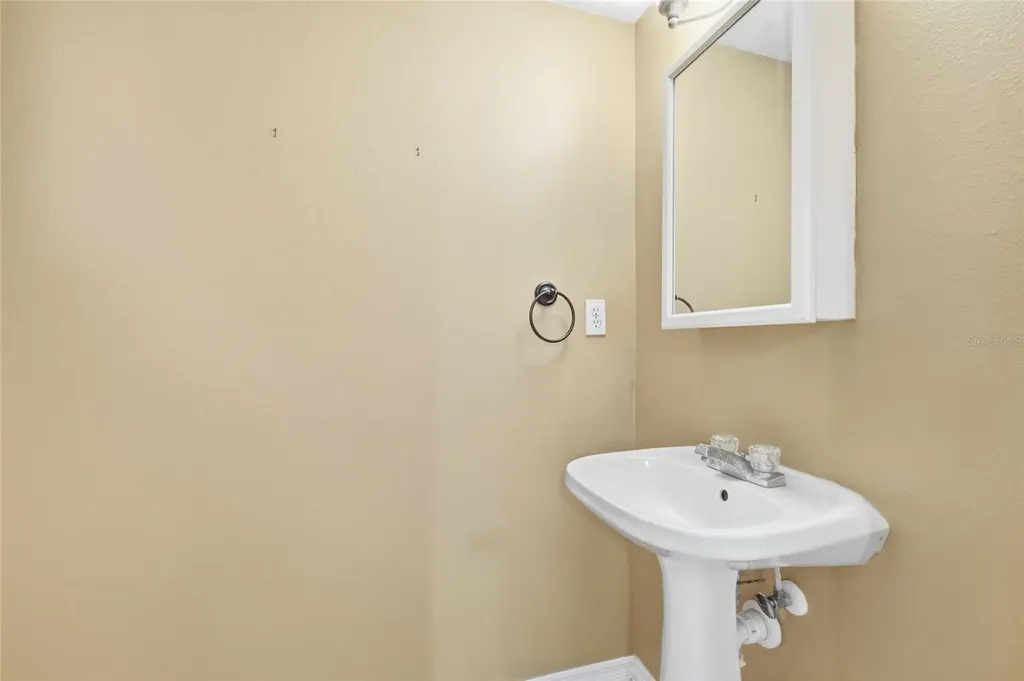 6998 Woodlake Drive Orlando FL 32810