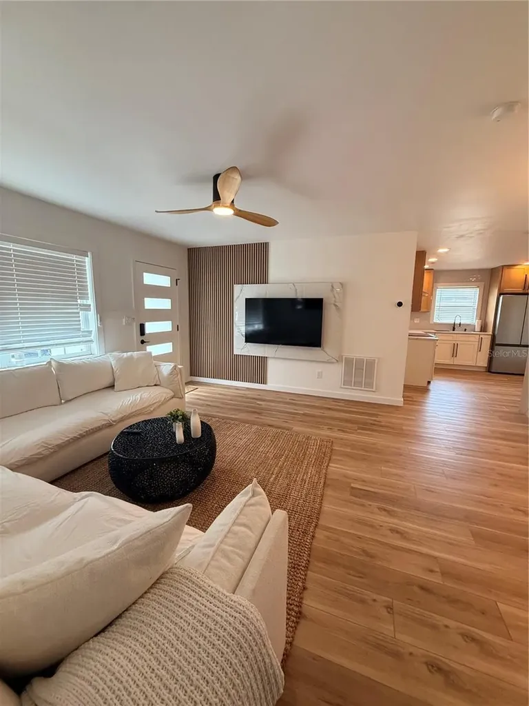 4227 Helena Street NE St Petersburg FL 33703