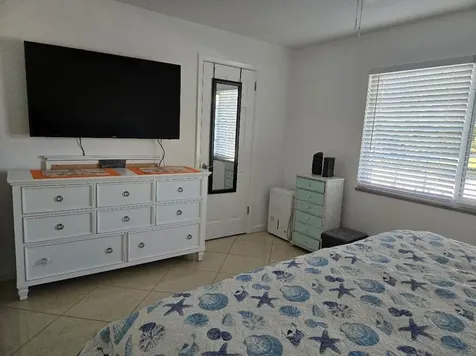 650 Pinellas Point Drive S St Petersburg FL 33705
