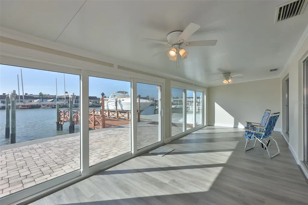 574 Boca Ciega Point Boulevard N St Petersburg FL 33708