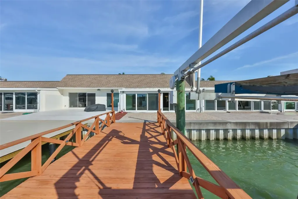 574 Boca Ciega Point Boulevard N St Petersburg FL 33708