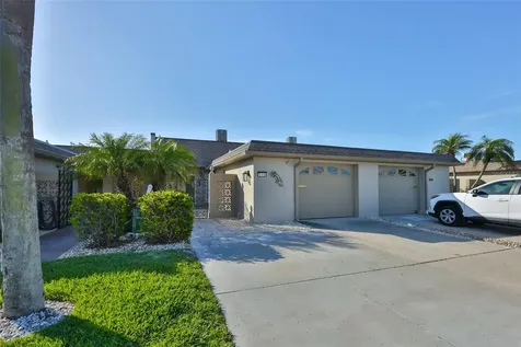 574 Boca Ciega Point Boulevard N St Petersburg FL 33708