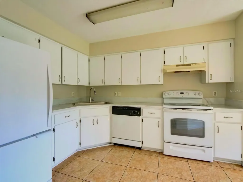 806 Illinois Avenue St Cloud FL 34771
