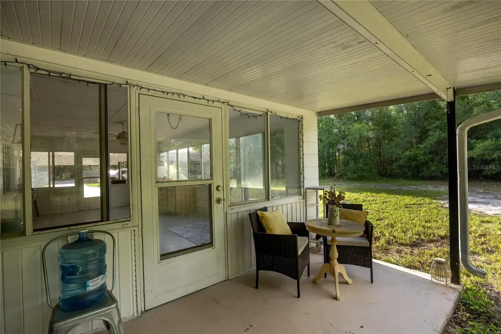 7803 SE Us Highway 301 Hawthorne FL 32640