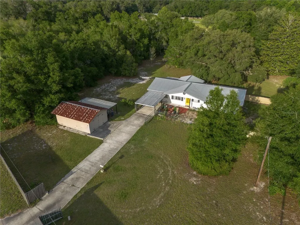7803 SE Us Highway 301 Hawthorne FL 32640