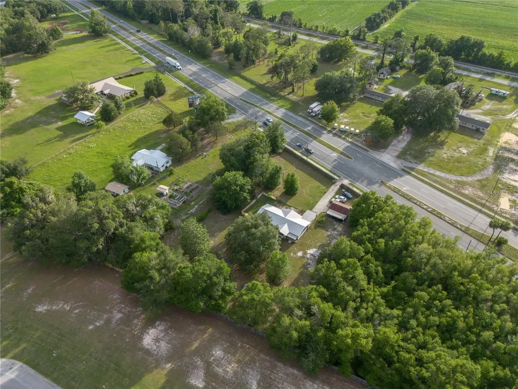 7803 SE Us Highway 301 Hawthorne FL 32640