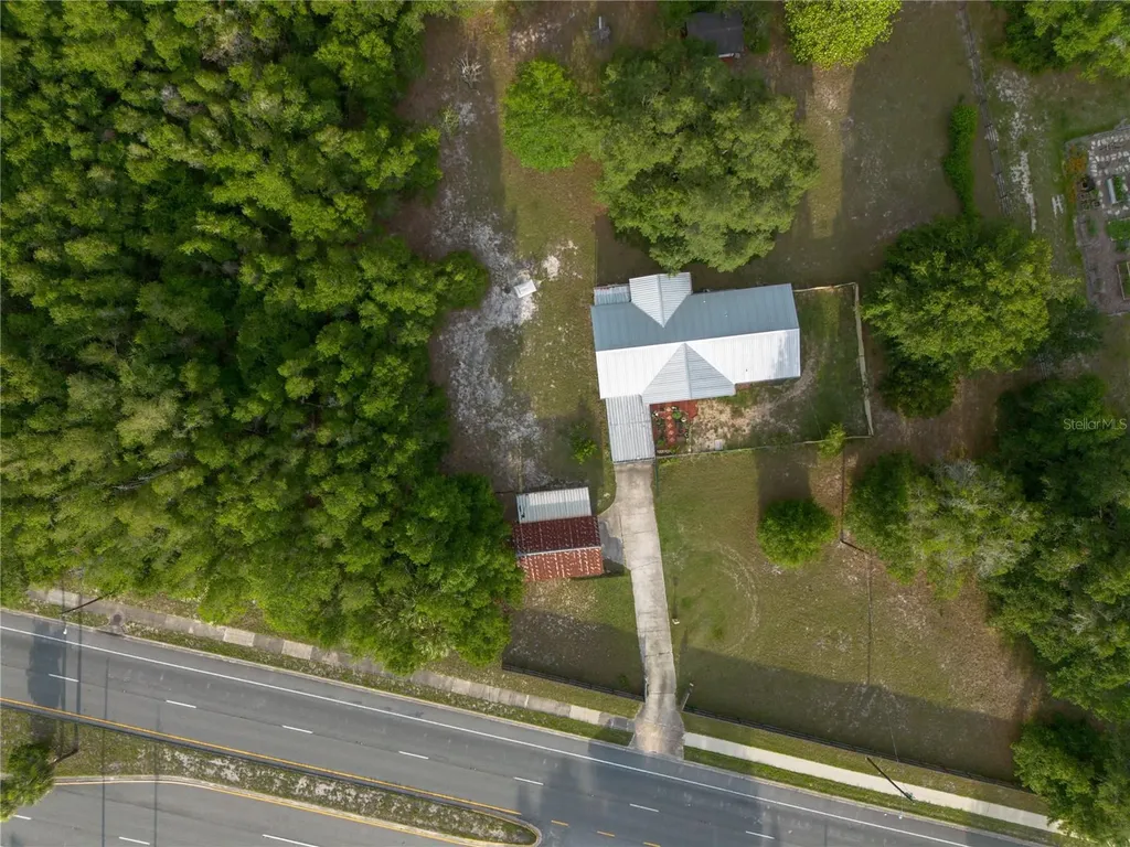 7803 SE Us Highway 301 Hawthorne FL 32640