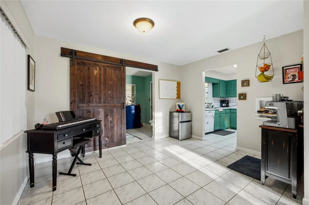 7803 SE Us Highway 301 Hawthorne FL 32640