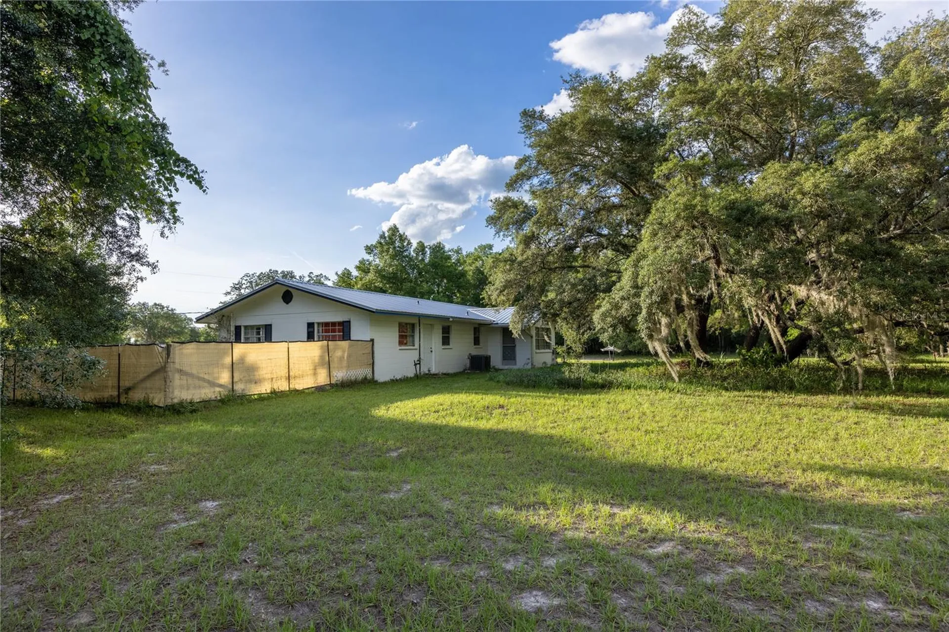 7803 SE Us Highway 301 Hawthorne FL 32640
