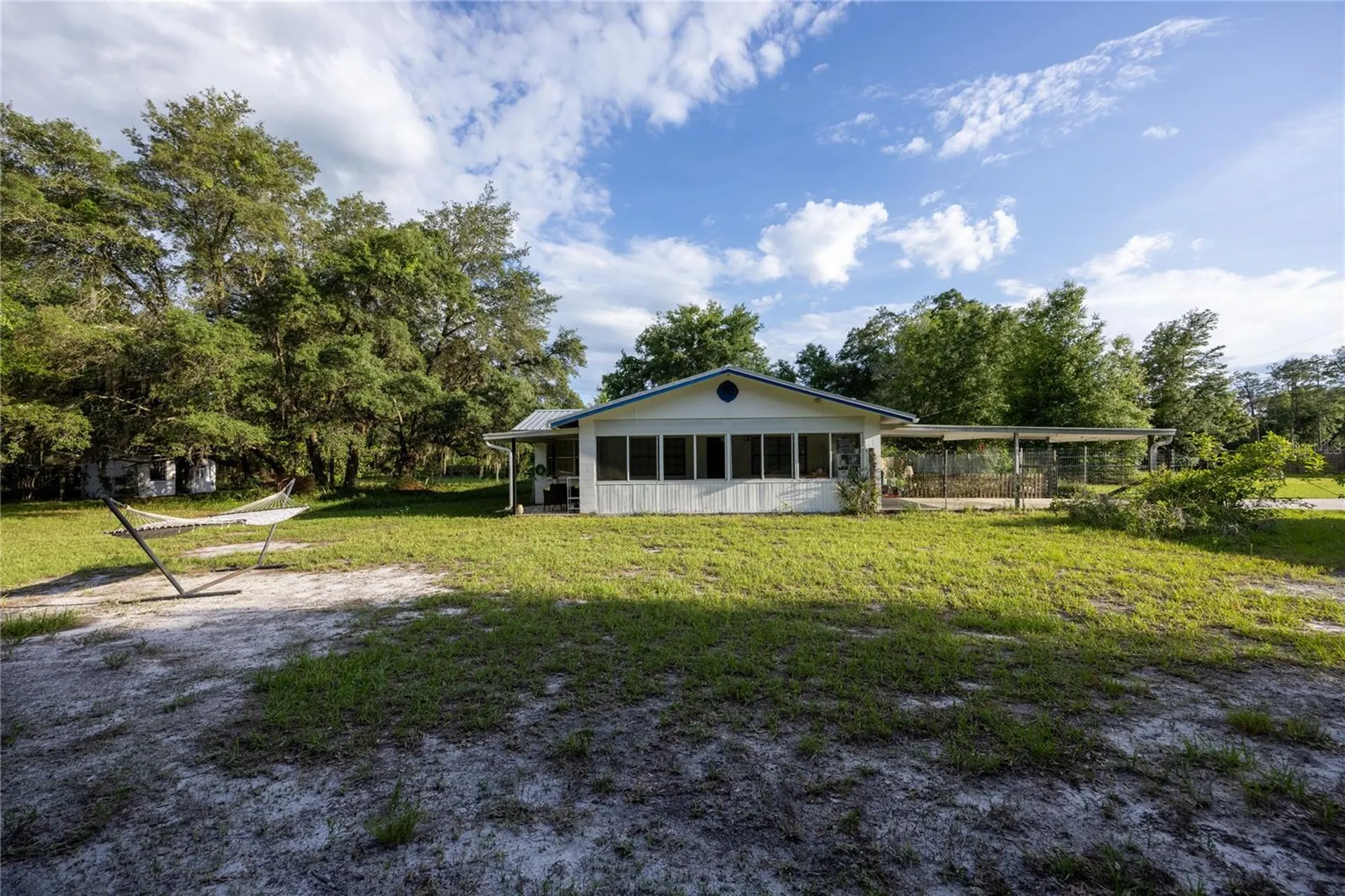 7803 SE Us Highway 301 Hawthorne FL 32640