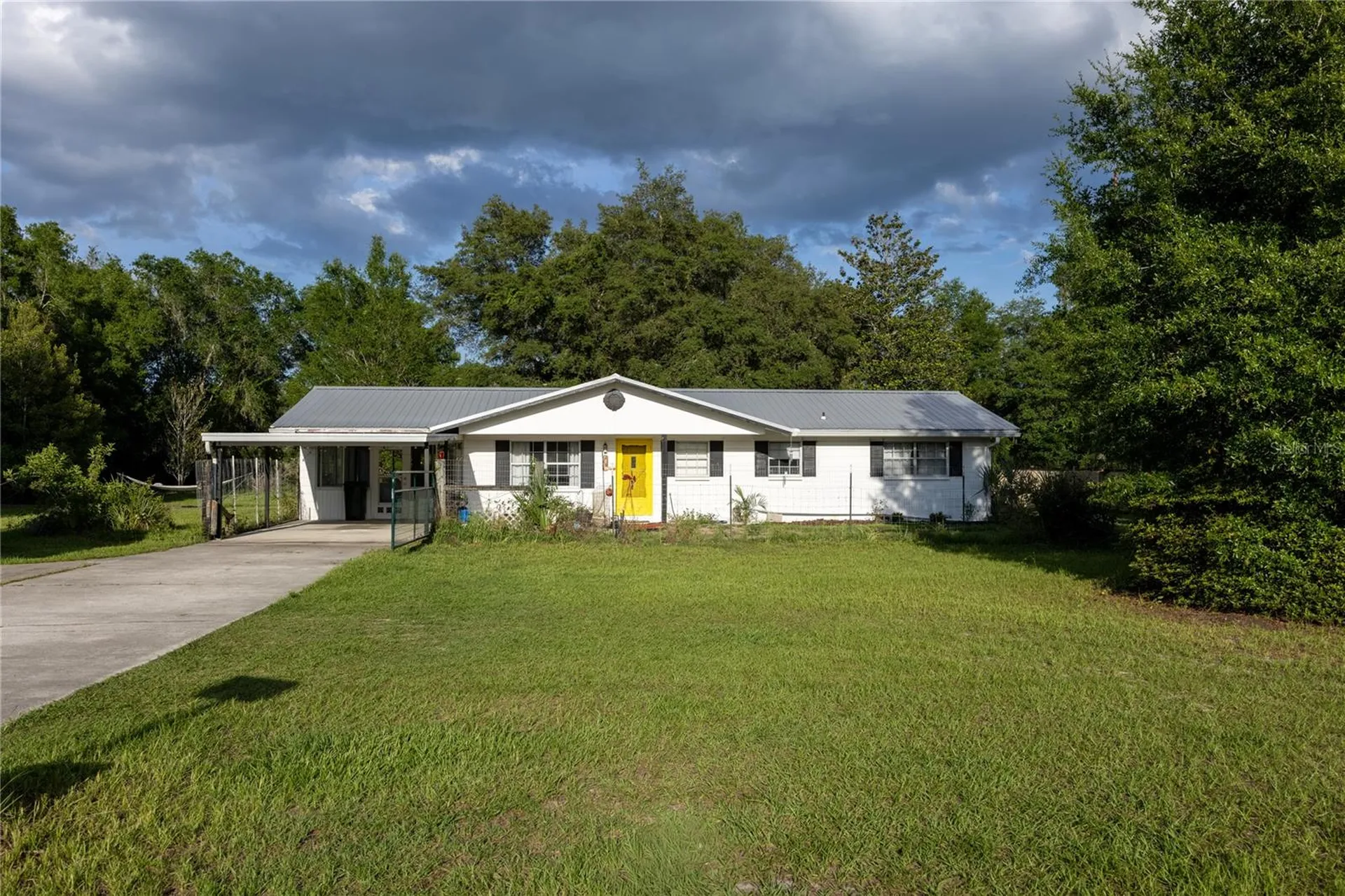 7803 SE Us Highway 301 Hawthorne FL 32640