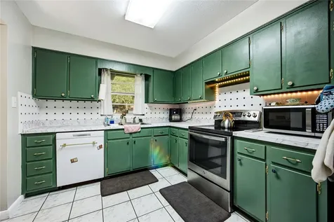 7803 SE Us Highway 301 Hawthorne FL 32640