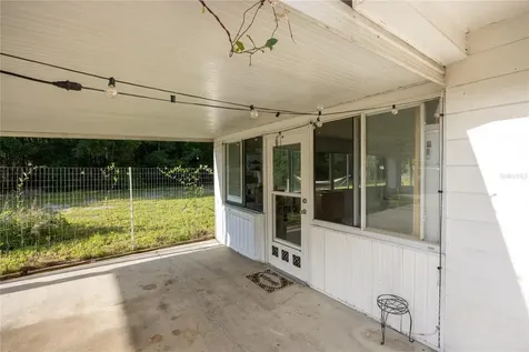 7803 SE Us Highway 301 Hawthorne FL 32640