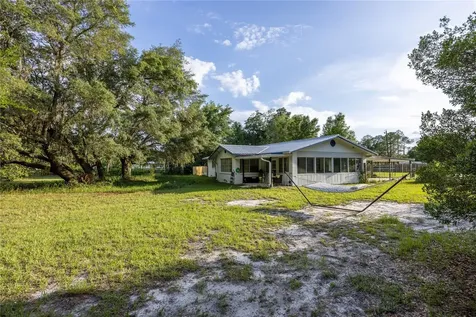 7803 SE Us Highway 301 Hawthorne FL 32640