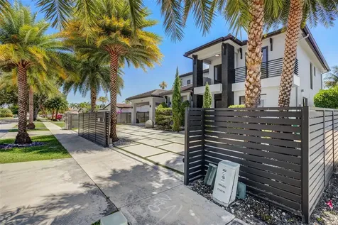 18101 NW 85th Avenue Hialeah FL 33015