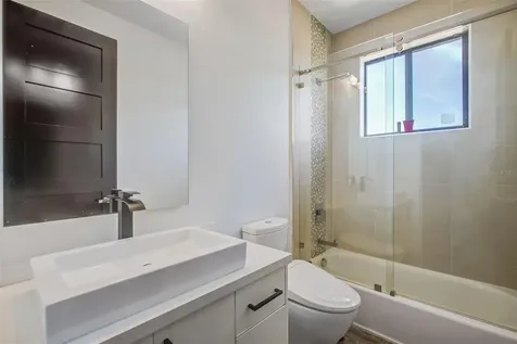 18101 NW 85th Avenue Hialeah FL 33015