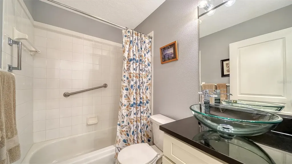 8355 Glenrose Way Sarasota FL 34238