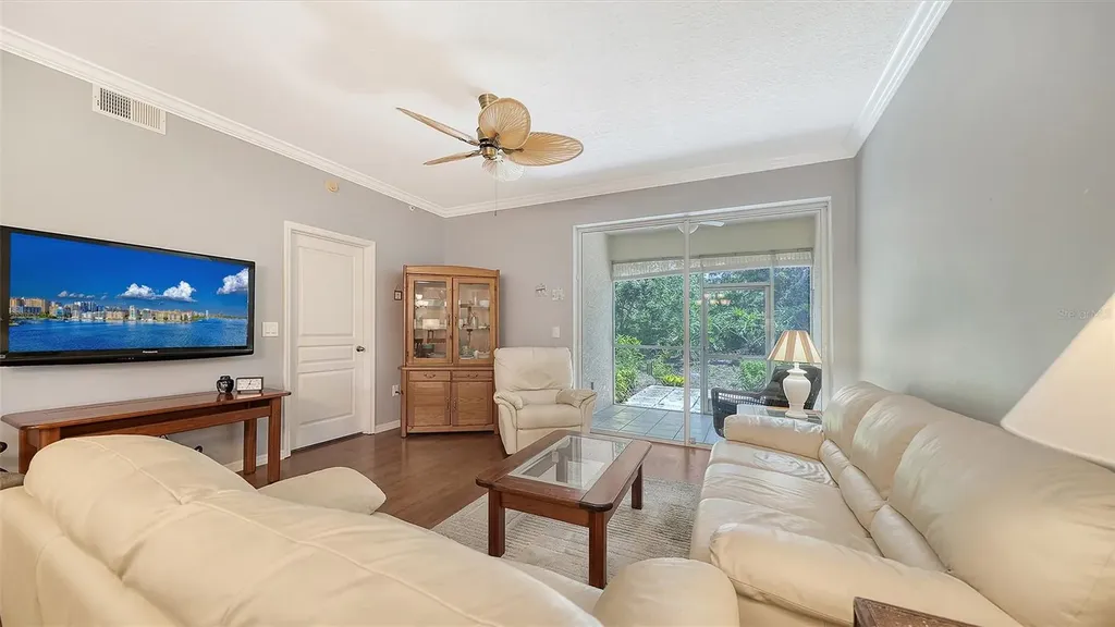 8355 Glenrose Way Sarasota FL 34238