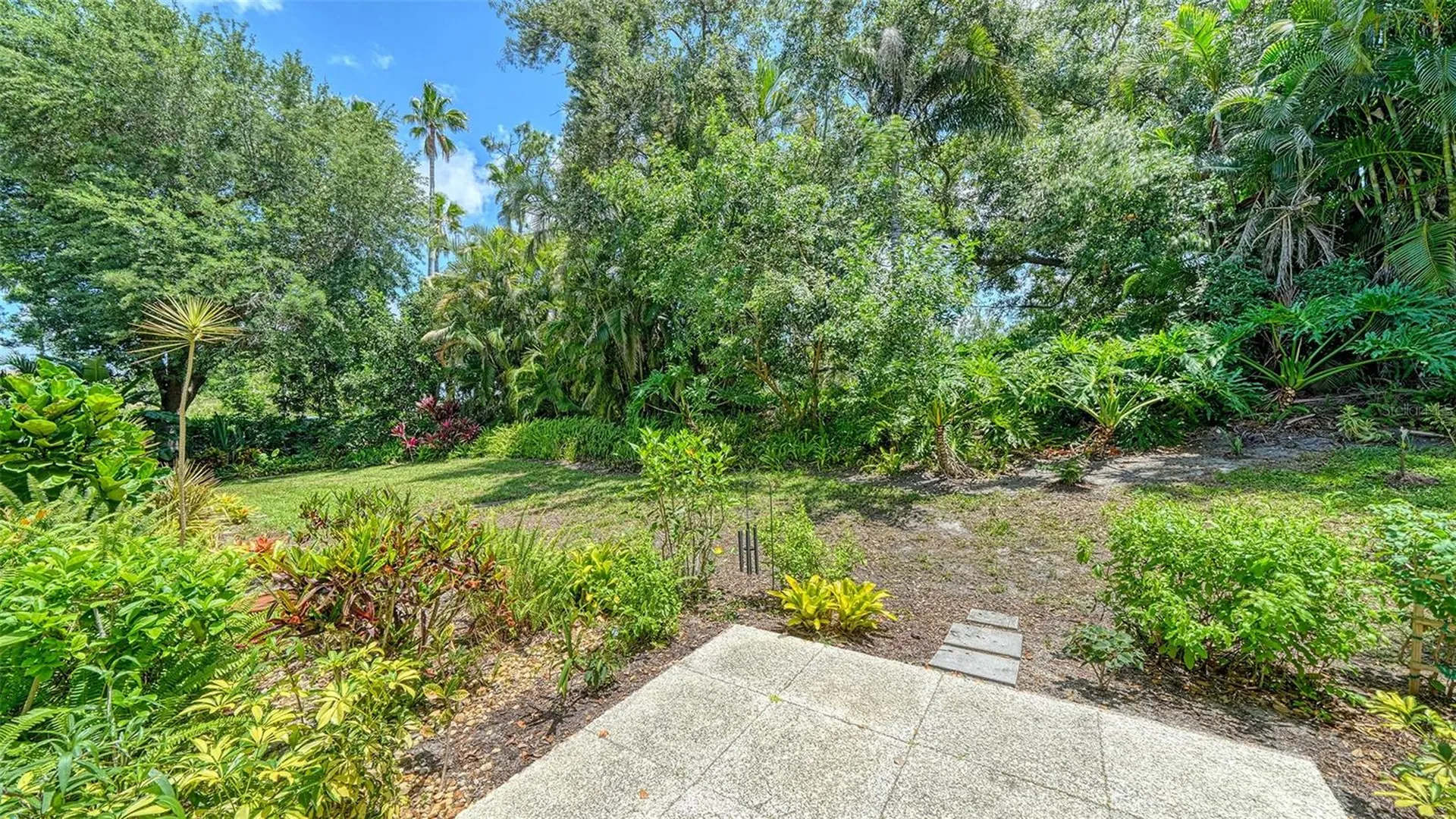 8355 Glenrose Way Sarasota FL 34238
