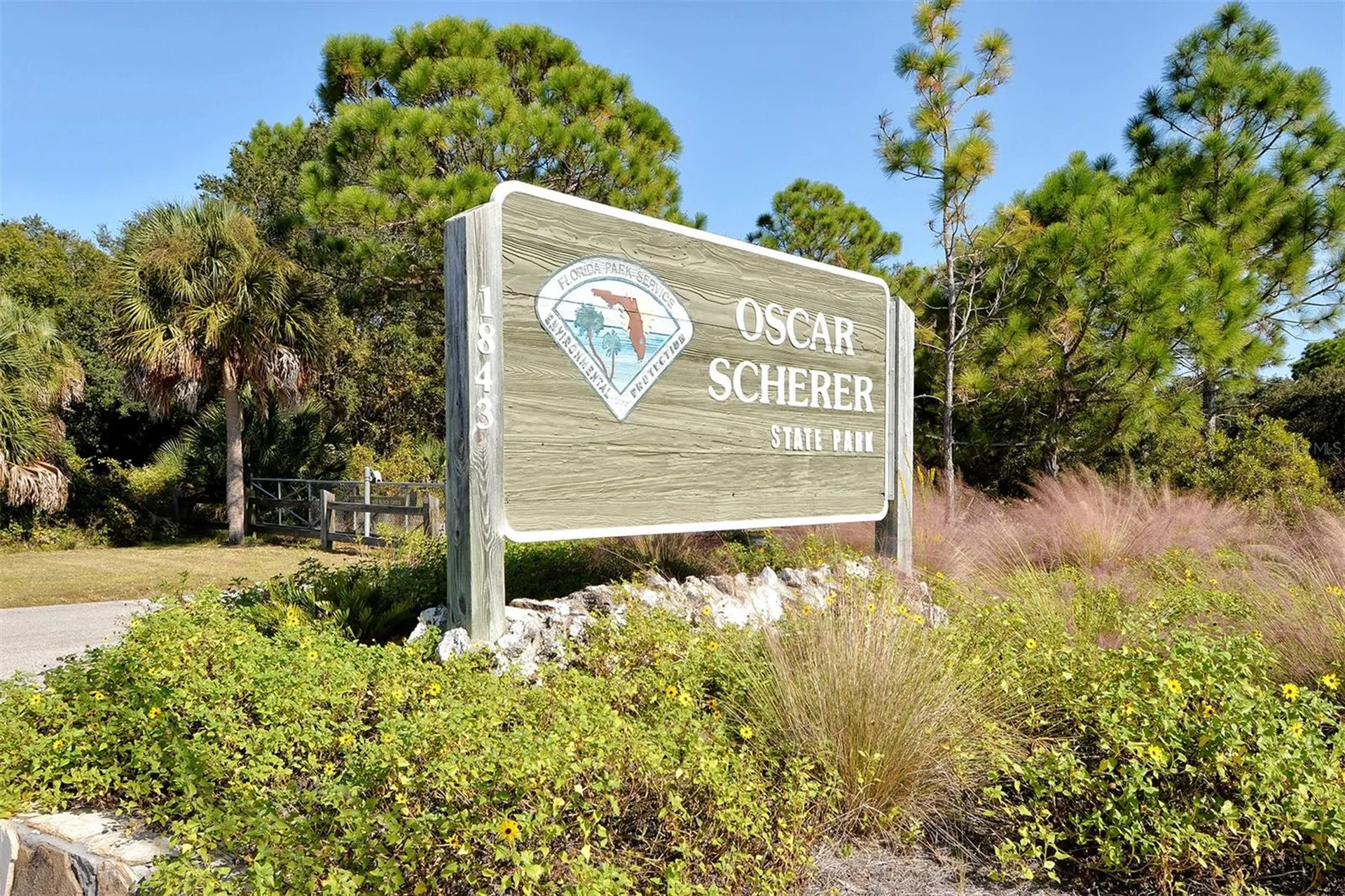 8355 Glenrose Way Sarasota FL 34238