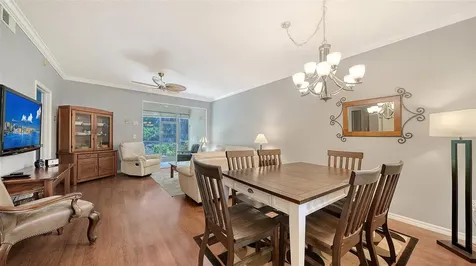 8355 Glenrose Way Sarasota FL 34238