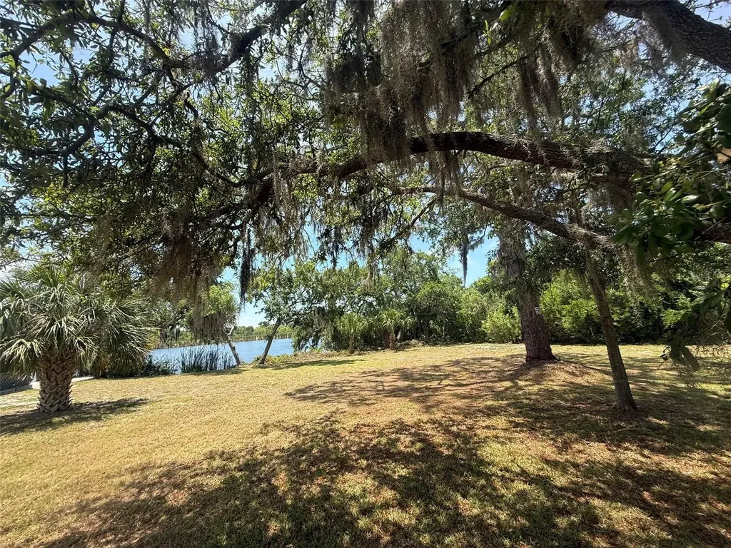 1105 Ashland Tarpon Springs FL 34689