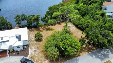 1105 Ashland Tarpon Springs FL 34689