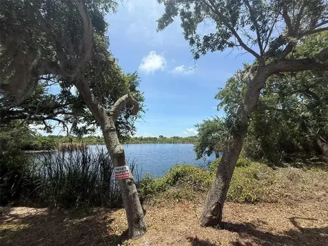 1105 Ashland Tarpon Springs FL 34689