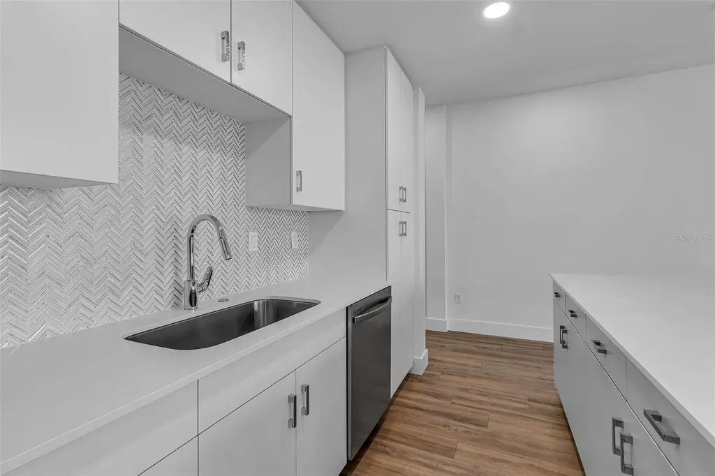 1703 N Tamiami Trail Sarasota FL 34234