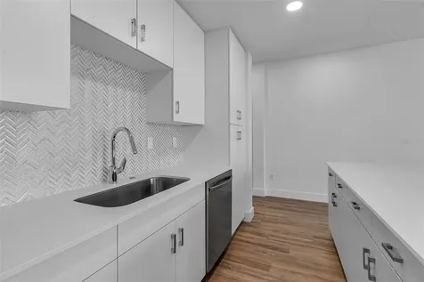 1703 N Tamiami Trail Sarasota FL 34234