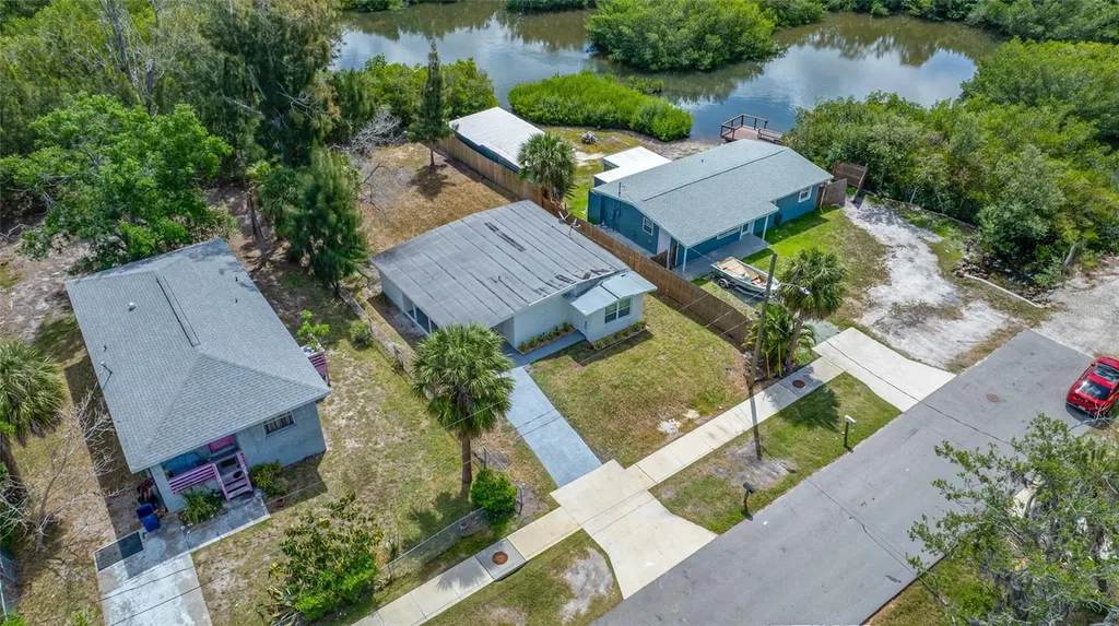 6908 11th Avenue E Palmetto FL 34221