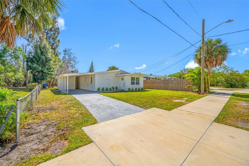 6908 11th Avenue E Palmetto FL 34221