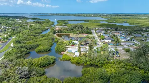 6908 11th Avenue E Palmetto FL 34221