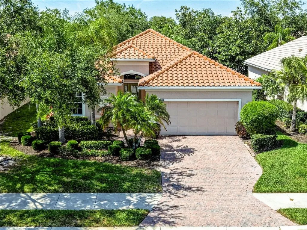 4109 66th Terrace E Sarasota FL 34243