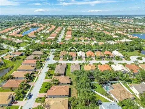 4109 66th Terrace E Sarasota FL 34243