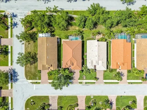4109 66th Terrace E Sarasota FL 34243