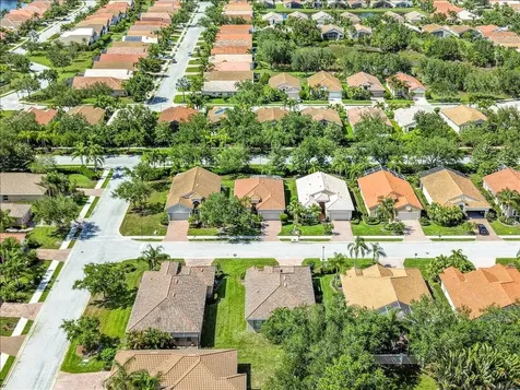 4109 66th Terrace E Sarasota FL 34243