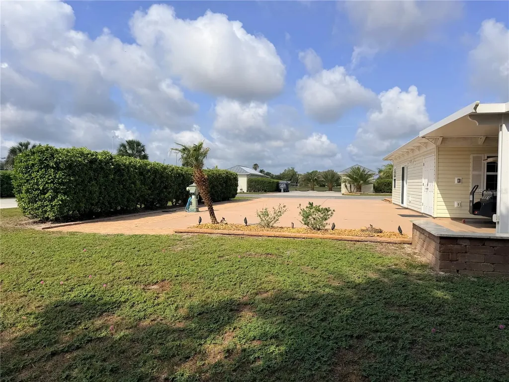 9465 SE 47th Way Webster FL 33597