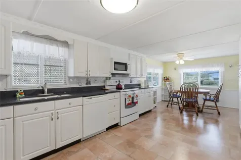 5244 Mohawk Street Zephyrhills FL 33542