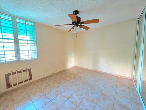 100 Espiritu Santo Caguas PR 00725