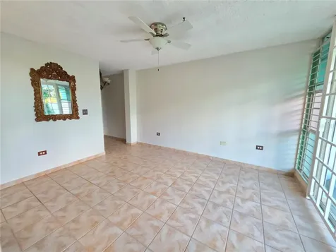 100 Espiritu Santo Caguas PR 00725